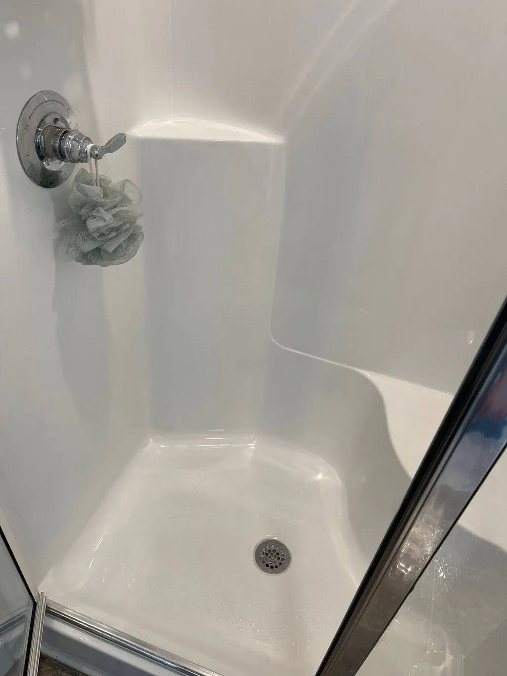 Same shower after deep cleaning, spotless and shining